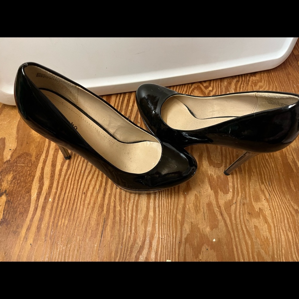 Zigisoho amazing faux patent leather heels with silver heel